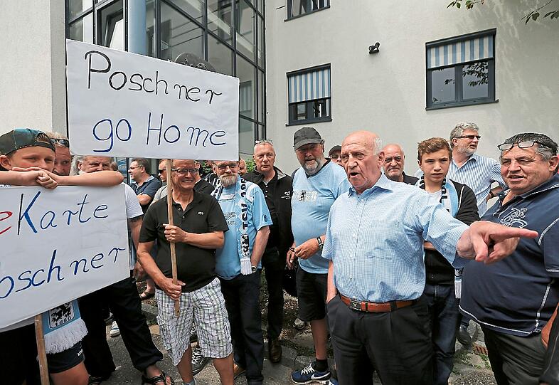 Die Bilder vom Protestmarsch gegen Gerhard Poschner.