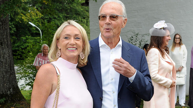 Auf der Hochzeit von Ralph Siegel zu Gast: Franz Beckenbauer und Ehefrau Heidi.