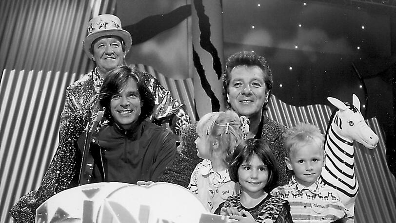 Kult: Michael Schanze moderiert in den 90ern "Kinderquatsch mitMichael" - hier mit Gast Jürgen Drews (l.). Kult: Michael Schanze moderiert in den 90ern "Kinderquatsch mitMichael" - hier mit Gast Jürgen Drews (l.).