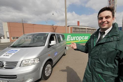 Sollte die Urabstimmung scheitern und der Streik weitergehen, steht das AZ-Shuttle, das Europcar-Niederlassungsleiter Matthias Schempp organisiert hat, wieder bereit.