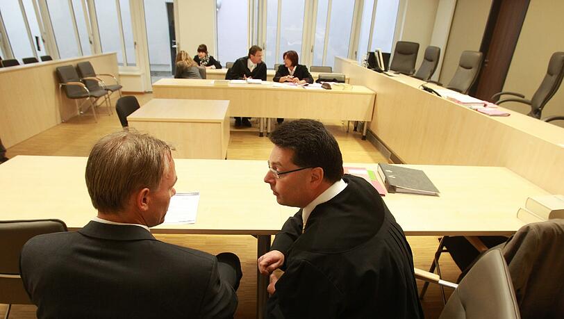 Ungeheuerlicher Fall: Der Zahnarzt aus Gera hat 2013 für Schlagzeilen gesorgt, weil er über Jahre Mitarbeiterinnen beim Umziehen und Duschen heimlich gefilmt hatte.