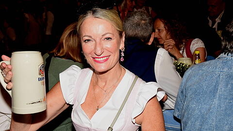 Kabarettistin Monika Gruber hatte ähnliche Erfahrungen mit Diebstahl gemacht – und erzählt, wie der verlorene Gegenstand schließlich zurückgebracht wurde.