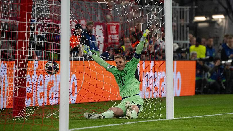 Ins Netz gegangen: Neuer. Ins Netz gegangen: Neuer.