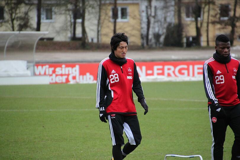 MU KANAZAKI: Ab der 63. Minute. Note 3+. Kam und war sofort im Spiel. Leitete  mit seinem Pass auf Chandler den späten Ausgleich ein.