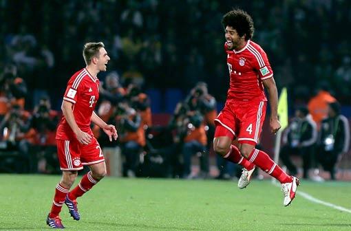 Philipp Lahm: Note 2. Der Kapitän hat nun alles, was es im Vereinsfußball zu gewinnen gibt, geholt. Nee, den Uefa-Cup nicht. Geschenkt! Gegen Raja eine souveräne Vorstellung &ndash; der Teamkollegen für den marokkanischen König. Sehr artig. Am Ende zum zweitbesten Spieler des Turniers ausgezeichnet.