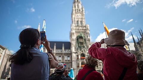 Bei Touristen mit Sicherheit kein München-Geheimtipp: Das Rathaus am Marienplatz.