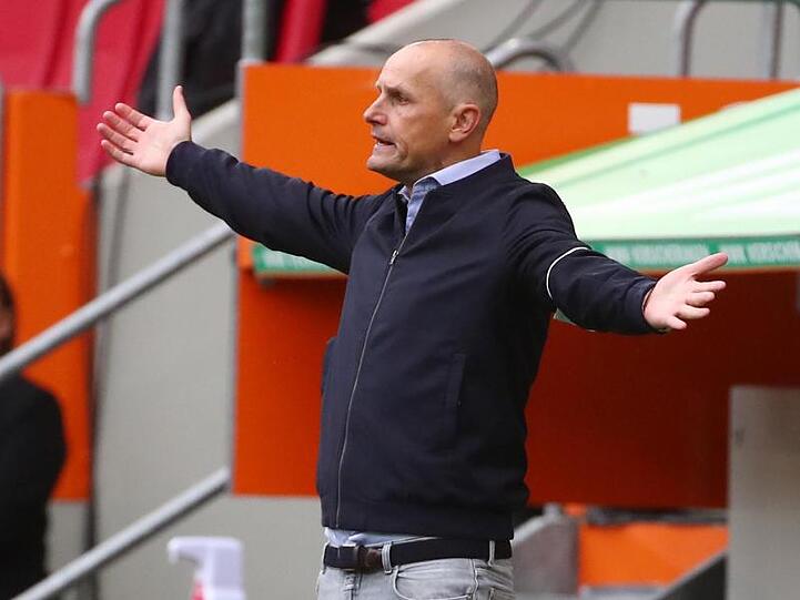 Augsburgs Trainer Heiko Herrlich. Foto: Michael Dalder/Reuters-Pool/dpa/Archivbild