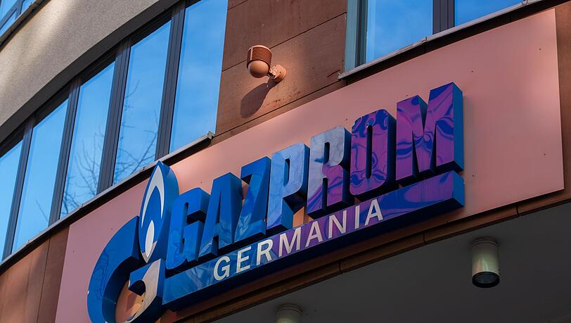 Die Gazprom Germania GmbH, die durch Sanktionen von russischer Seite ins Straucheln geraten ist, soll über ein Darlehen vor der Insolvenz bewahrt werden.