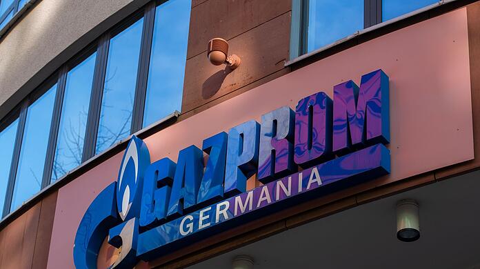 Die Gazprom Germania GmbH, die durch Sanktionen von russischer Seite ins Straucheln geraten ist, soll über ein Darlehen vor der Insolvenz bewahrt werden.