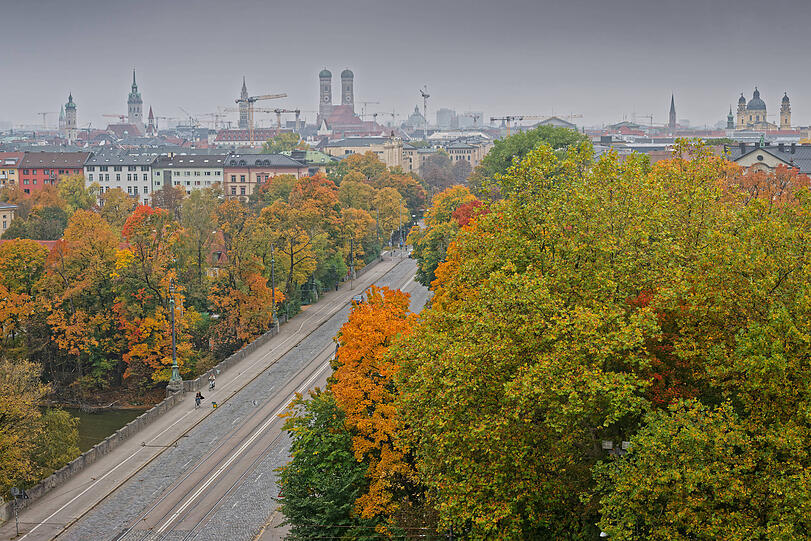 Auch mit Nebel ist München im Herbst schön anzusehen.