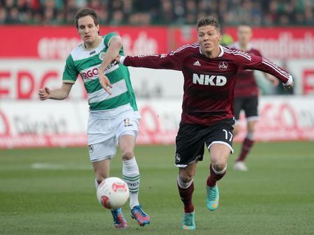 Hart umkämpft ist das Frankenderby zwischen dem 1. FC Nürnberg und der SpVgg Greuther Fürth.