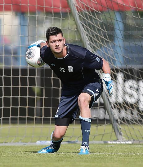 Strahlender Sonnenschein: Der TSV 1860 startet die Mission Aufstieg. Mit dabei: Die Neulöwen Daniel Adlung, Yannick Stark, Stephan Hain, Sebastian Hertner und Markus Schwabl. Die Bilder