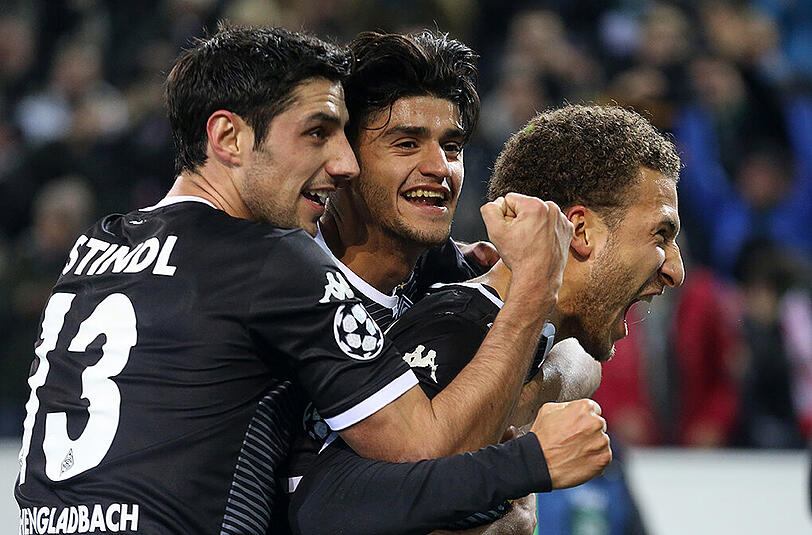 Borussia Mönchengladbach fuhr mit einem 4:2 gegen den FC Sevilla den ersten Champions League-Sieg ein.