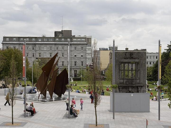 Der Eyre Square im Herzen der irischen Kulturhauptstadt Galway.