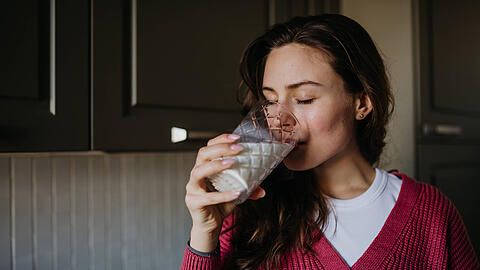 Wie gesund ist es, täglich Milch zu trinken?