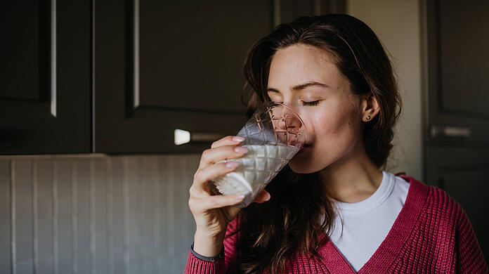 Wie gesund ist es, täglich Milch zu trinken?