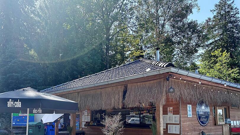 Der Kiosk in der Murnauer Bucht in der Seestraße 27: Willkommen bei der Bucht27. Offen ist in der Regel nur bei schönem Wetter – heuer war der Sommer also schon recht arbeitsreich. Der Kiosk in der Murnauer Bucht in der Seestraße 27: Willkommen bei der Bucht27. Offen ist in der Regel nur bei schönem Wetter – heuer war der Sommer also schon recht arbeitsreich.
