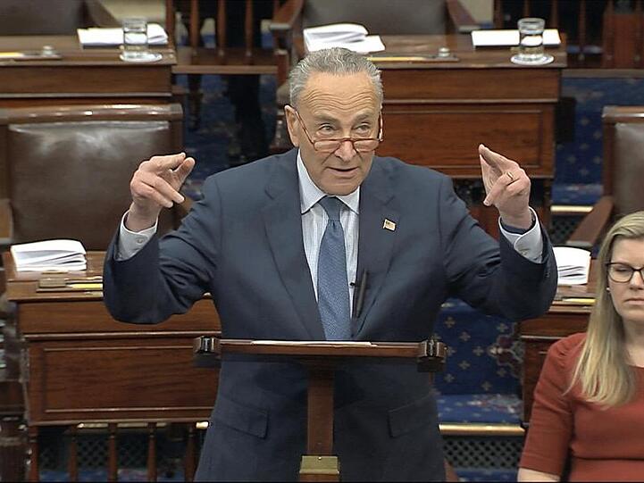 Chuck Schumer, demokratischer Minderheitsführer im Senat, äußert sich im US-Kapitol.