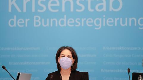 "Wir werden das volle Paket mit massivsten Sanktionen gegen Russland auf den Weg bringen": Annalena Baerbock.