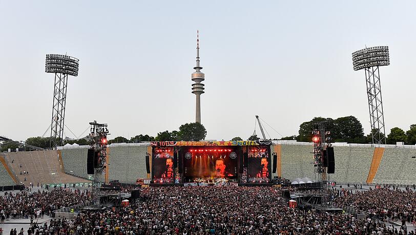 Bestes Wetter beim Auftritt der Toten Hosen in München.
