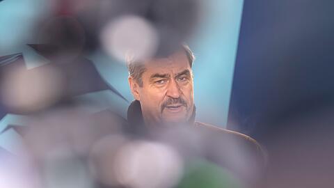 Der Brandanschlag auf das Berliner Stromnetz besch&auml;ftigt auch die CSU in Bayern. Sie fordert harte Konsequenzen und Ermittlungen durch Bundesbeh&ouml;rden.