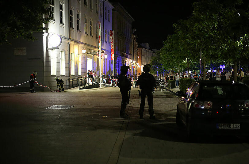 In Ansbach hat sich ein Bombenanschlag ereignet. Die ersten Bilder vom Tatort.