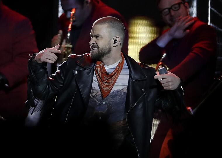 In der Halbzeit sorgt Popstar Justin Timberlake für Stimmung.