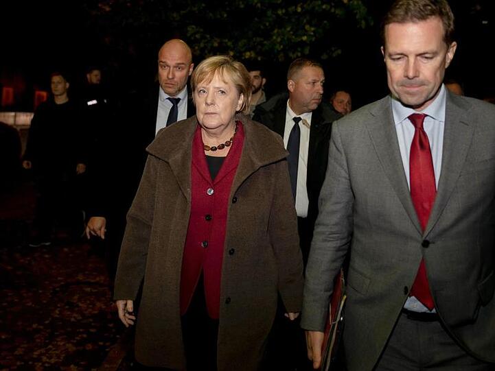 Angela Merkel auf der Solidaritätskundgebung anlässlich des Angriffs auf eine Synagoge in Halle/Saale. Foto: Christoph Soeder/dpa