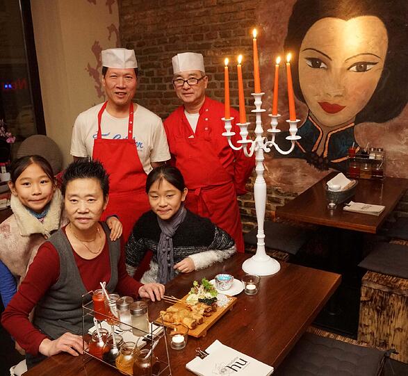 Madame Hu mit ihrer Familie.