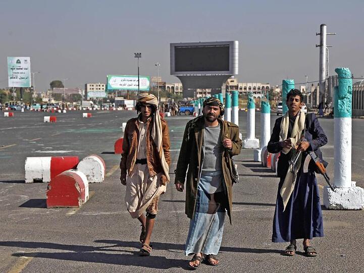 Im Jemen kämpfen die Huthi-Rebellen gegen die international anerkannte Regierung des Landes, die von der saudisch geführten Militärkoalition unterstützt wird.