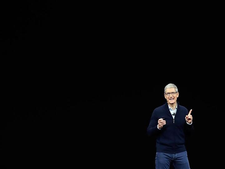 Der Geschäftsführer von Apple, Tim Cook, während einer Präsentation 2017.