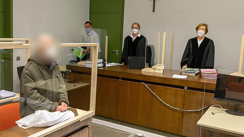 Der Angeklagte am Dienstag beim Prozessauftakt in München.