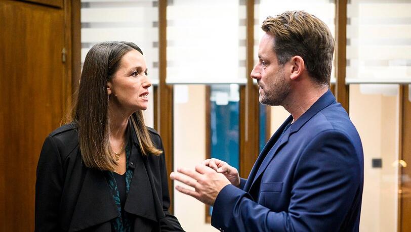 "Alles was zählt": Jenny lässt sich von Justus nicht besänftigen.