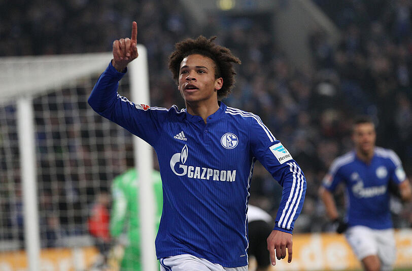 Schalkes Leroy Sané feiert den Treffer zum zwischenzeitlichen 1:0 für die Königsblauen.