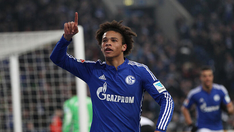 Schalkes Leroy Sané feiert den Treffer zum zwischenzeitlichen 1:0 für die Königsblauen. Schalkes Leroy Sané feiert den Treffer zum zwischenzeitlichen 1:0 für die Königsblauen.