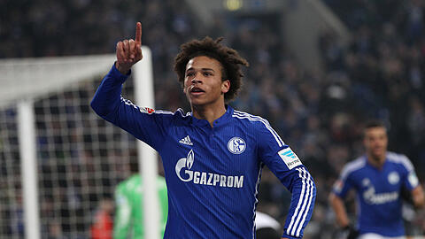 Schalkes Leroy Sané feiert den Treffer zum zwischenzeitlichen 1:0 für die Königsblauen.