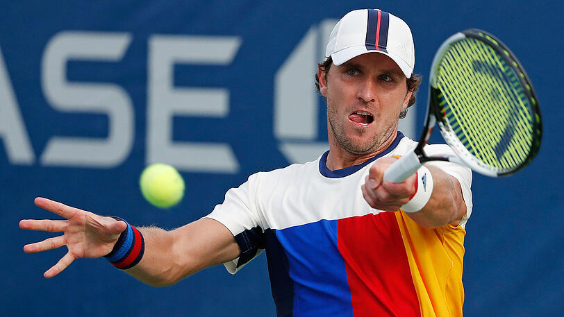 Ein hartes Stück Arbeit: Nach langem Kampf ist Mischa Zverev bei den US Open eine Runde weiter.