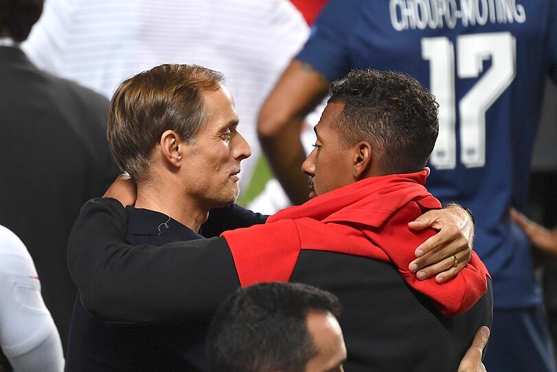 Ein fairer Gewinner: Jérôme Boateng tröstet PSG-Coach Thomas Tuchel.