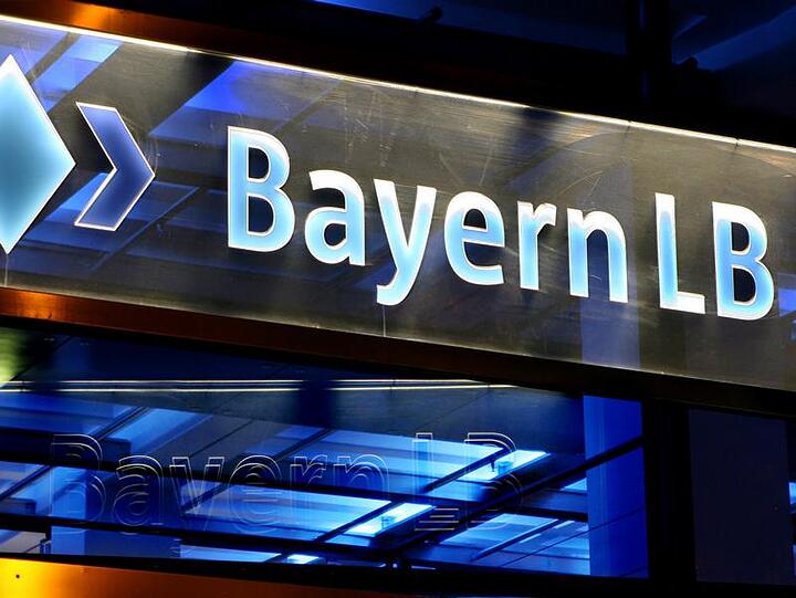 Die Preisgabe vertraulicher Bankinformationen kann die angeschlagene BayernLB hart treffen.