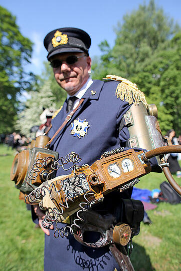 Die schrägsten Kostüme & irrsten Gestalten vom Wave-Gotik-Treffen 2016 in Leipzig