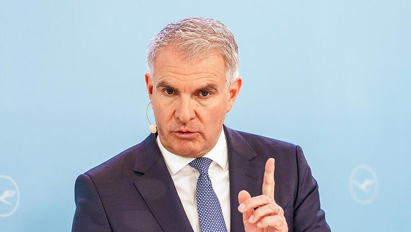 Carsten Spohr, Vorstandsvorsitzender der Deutschen Lufthansa AG, steht vor den Journalisten bei der Jahrespressekonferenz der Lufthansa Group. (Zu dpa "Lufthansa-Chef: Probleme im Flugzeugbau werden länger anhalten") +++ dpa-Bildfunk +++