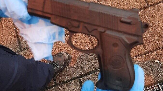 Die Fake-Waffe, die die Bundespolizei beschlagnahmt hat.