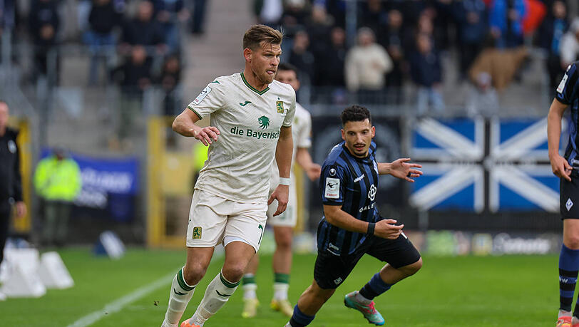 Findet beim Löwen nur schwer in die Spur: Florian Niederlechner. Findet beim Löwen nur schwer in die Spur: Florian Niederlechner.