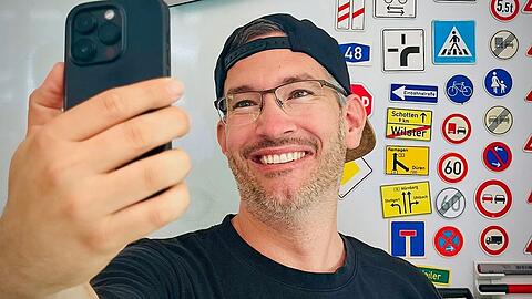 Christoph Flittner aus Erding war früher beim Radio, bis er zum Fahrschullehrer umschulte.