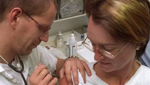 Behandlung in der Arztpraxis: Die Kriterien für die Zahlungen an die Kassen legen zum Teil ein unsinnige Diagnosen nahe. Behandlung in der Arztpraxis: Die Kriterien für die Zahlungen an die Kassen legen zum Teil ein unsinnige Diagnosen nahe.