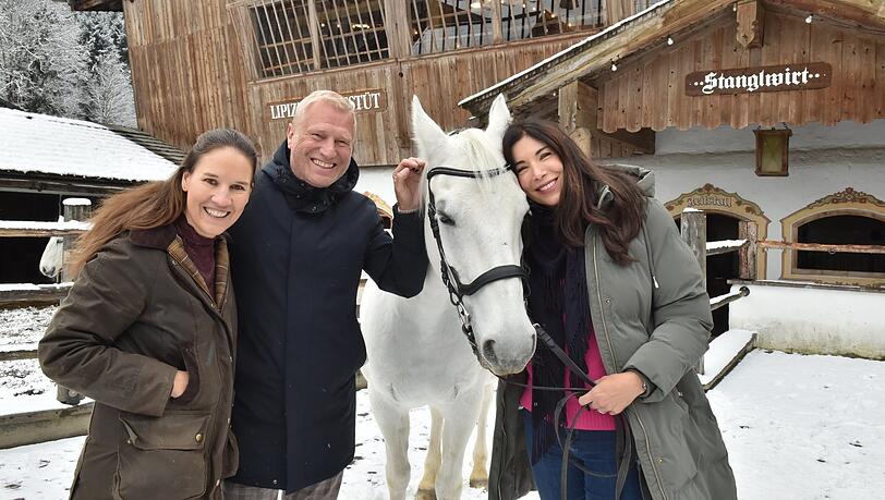 Alexandra Polzin (re.) mit Mann Gerhard Leinauer und Hotel-Gastgeberin Elisabeth Hauser (li.) Alexandra Polzin (re.) mit Mann Gerhard Leinauer und Hotel-Gastgeberin Elisabeth Hauser (li.)