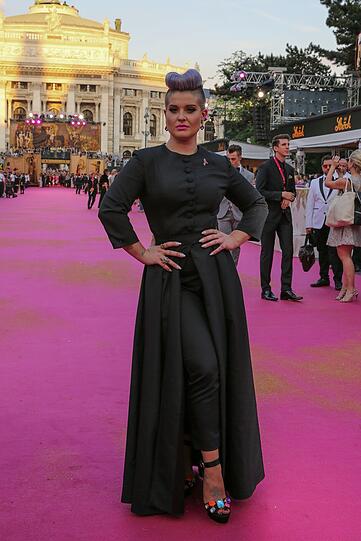 Kelly Osbourne hat das "goldene" Motto leider nicht ganz mitbekommen.