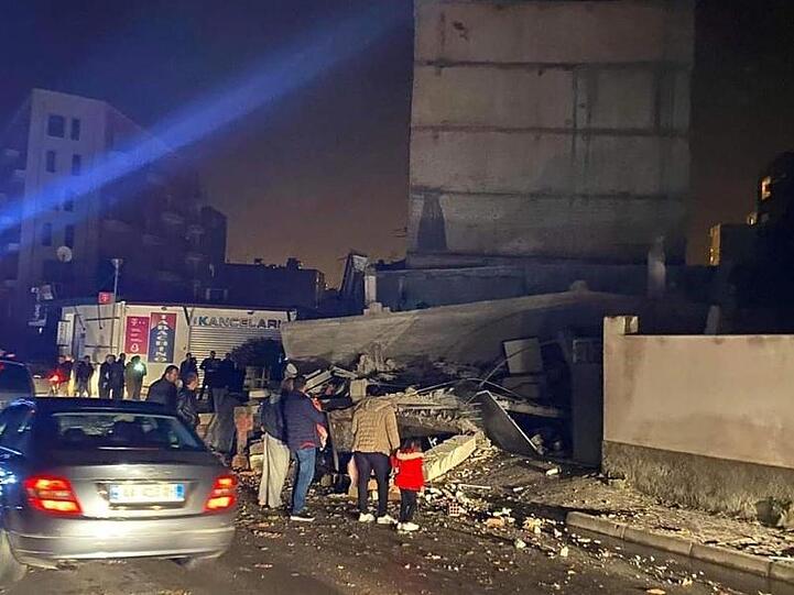 Das wohl schwerste Erdbeben seit Jahrzehnten in Albanien erschütterte die Westküste des Balkanstaats.