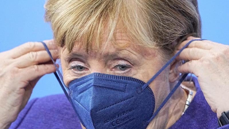 Die geschäftsführende Kanzlerin Angela Merkel (CDU) hält angesichts der dramatischen Entwicklung bei den Corona-Infektionen die aktuellen Maßnahmen nicht für ausreichend.