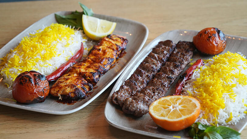 Die Kababs, die Fleischspieße, gehören zur persischen Küche dazu. Die Kababs, die Fleischspieße, gehören zur persischen Küche dazu.